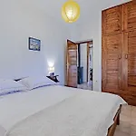 2 Bedroom Cozy In 펜션