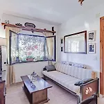 بيت للعطل 2 Bedroom Cozy In