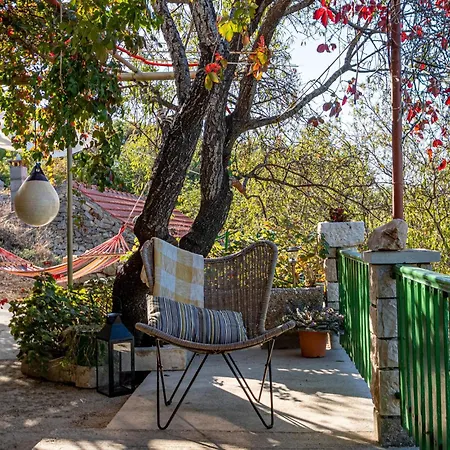 Vikendica Gorgeous In With Kitchen Pupnat