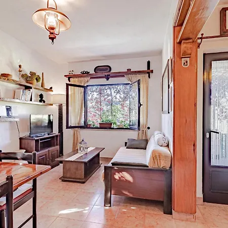Nyaraló 2 Bedroom Cozy In