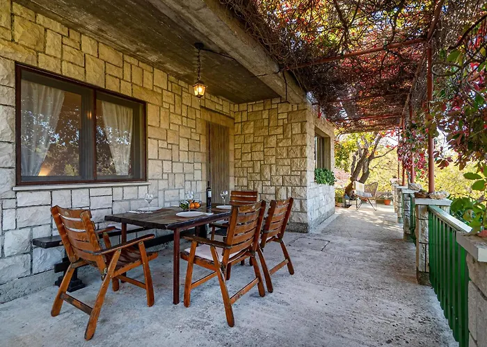 Gorgeous In With Kitchen